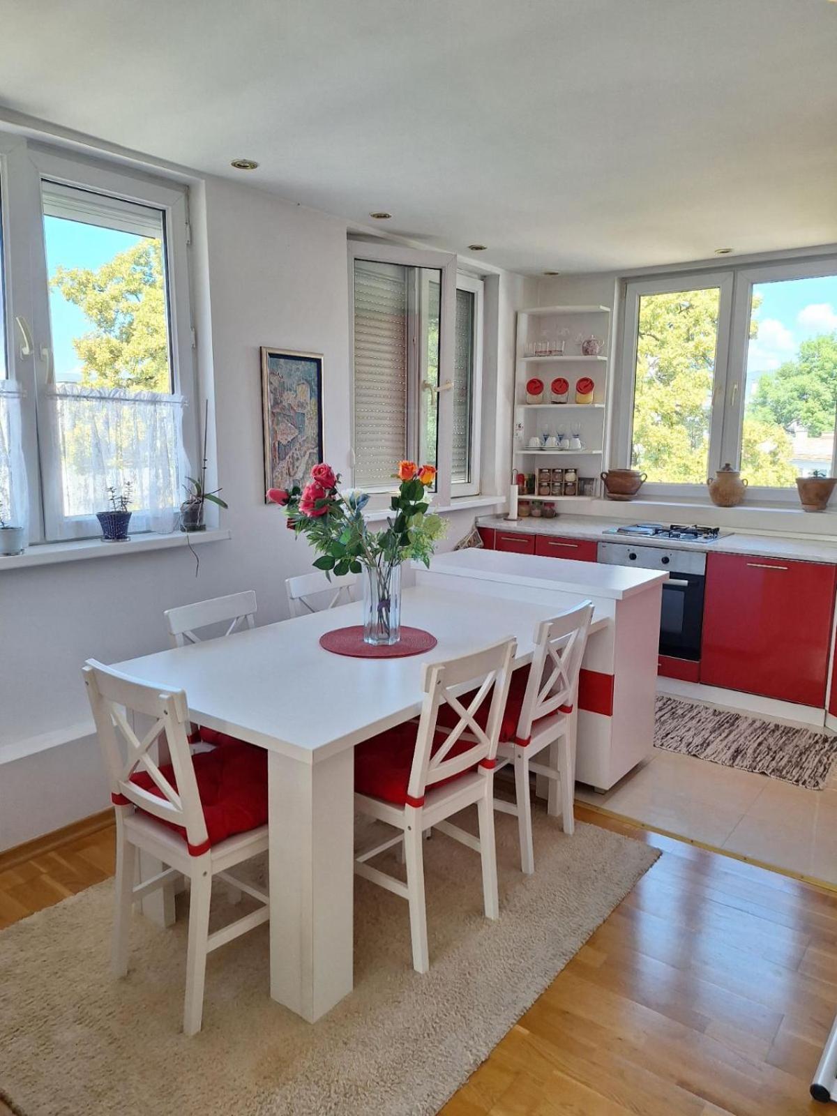 Ersa Apartment *