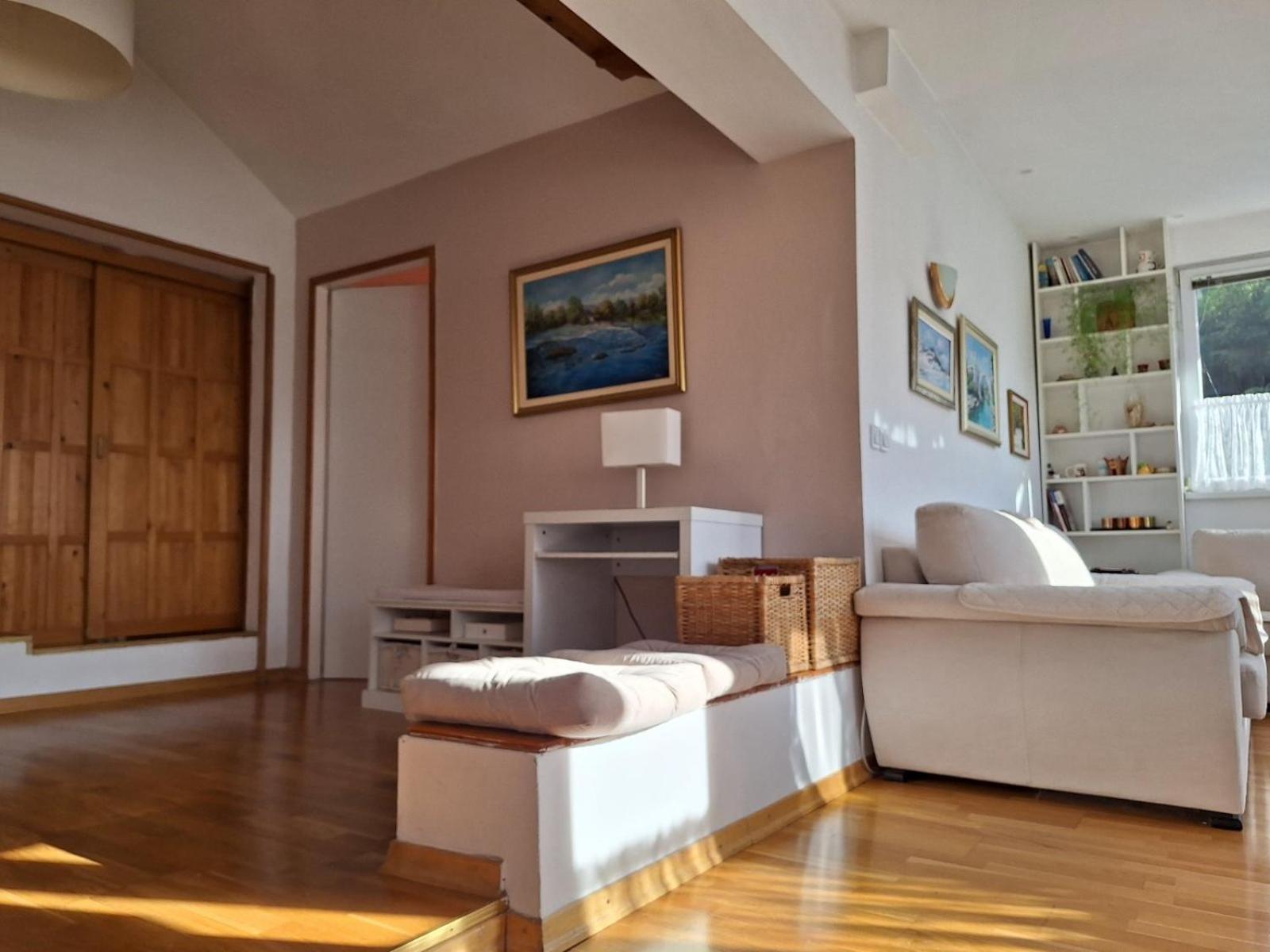 Ersa Apartment *